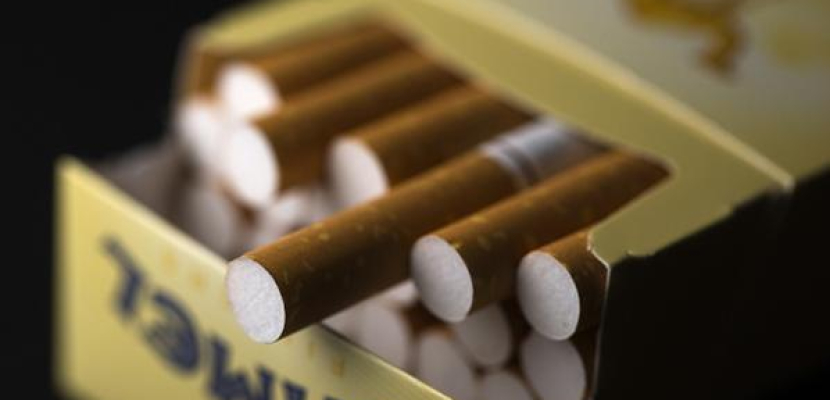 شركة سجائر تمنع موظفيها من التدخين