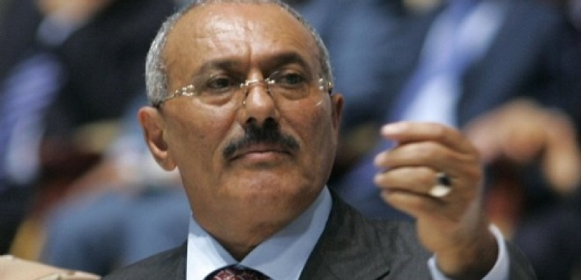 عكاظ : صالح يخطط لمغادرة اليمن وحزبه يعمل لتفادي الانقسام