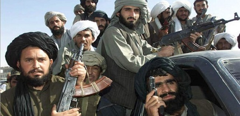 طالبان تشن هجوما على قاعدة للجيش شرق أفغانستان