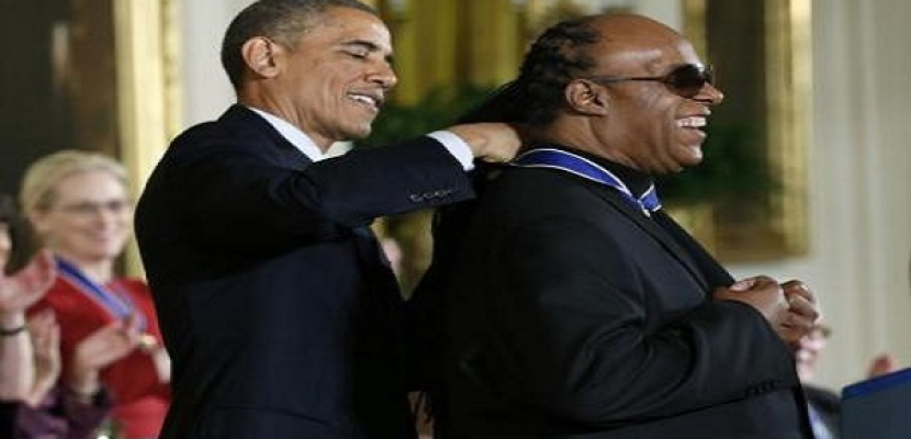 أوباما يمنح الميدالية الرئاسية للحرية لـ18 شخصا