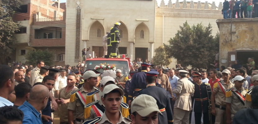 ارتفاع شهداء انفجار قطار منوف لـ 4 .. وجنازة عسكرية لشهيدي الشرطة