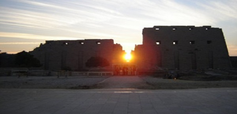 في ظاهرة فلكية نادرة ..  الشمس تشرق غدا على المحور الرئيسي لمعبد الكرنك