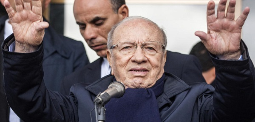 السبسي يتعرض لمحاولة اغتيال قبل ساعات من انطلاق جولة الإعادة في انتخابات الرئاسة بتونس