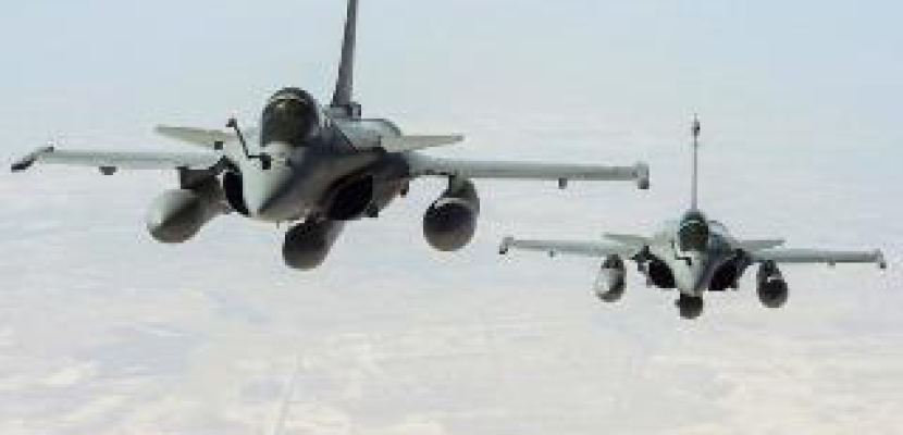 مقاتلات “عاصفة الحزم” تقصف قاعدة “الديلمي” الجوية بصنعاء
