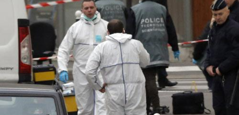 مسلح يحتجز رهينتين في عملية سطو على محل مجوهرات في مونبيلييه بفرنسا