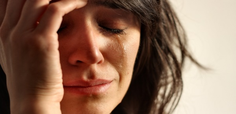 النساء أكثر عرضة لمشاعر الحزن والاكتئاب في الشتاء مقارنة بالرجال