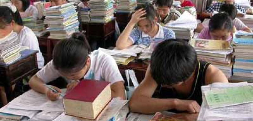 الصين تحظر الكتب الدراسية الأجنبية التي تروج للقيم الغربية
