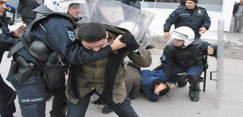 الشرطة التركية تعتقل 4 طلاب بتهمة إهانة أردوغان