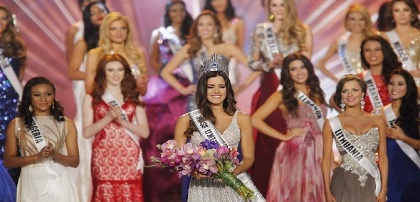 كولومبية تفوز بلقب ملكة جمال الكون