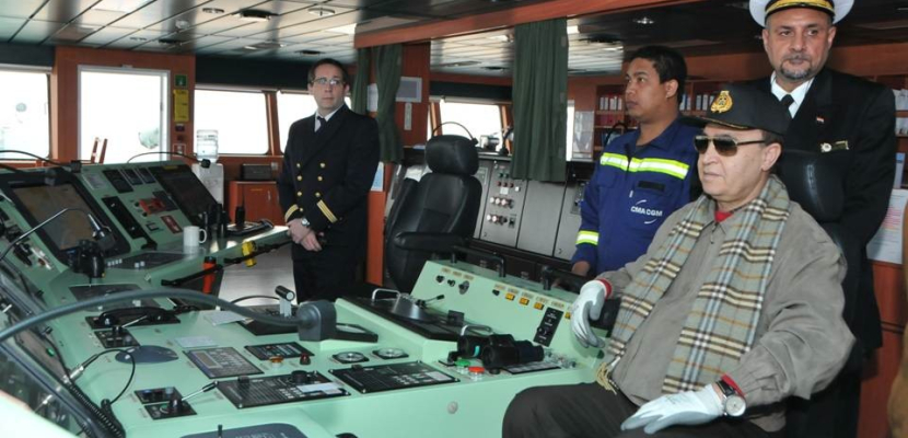 مميش: الملاحة آمنة تماماً في قناة السويس وعبور 57 سفينة