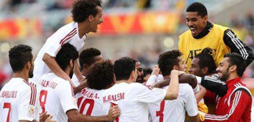منتخب الإمارات بـ”شارات” سوداء أمام اليابان حدادا على الملك عبد الله