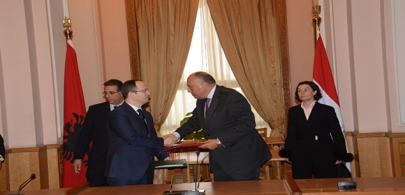 شكرى يبحث مع وزير خارجية ألبانيا العلاقات الثنائية السياسية والتجارية والاقتصادية