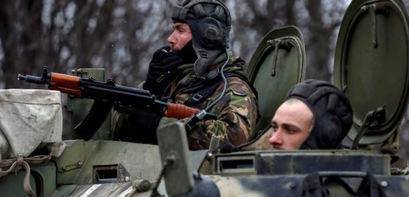 كييف تعلن بدء سحب الأسلحة الثقيلة من خطوط الجبهة شرق أوكرانيا