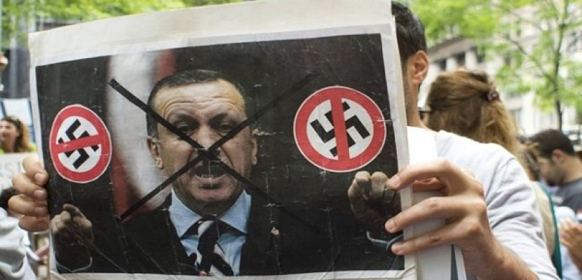 الشرطة التركية تمنع متظاهرين من الاحتجاج أمام منزل إردوغان وتعتقل 50 شخصًا