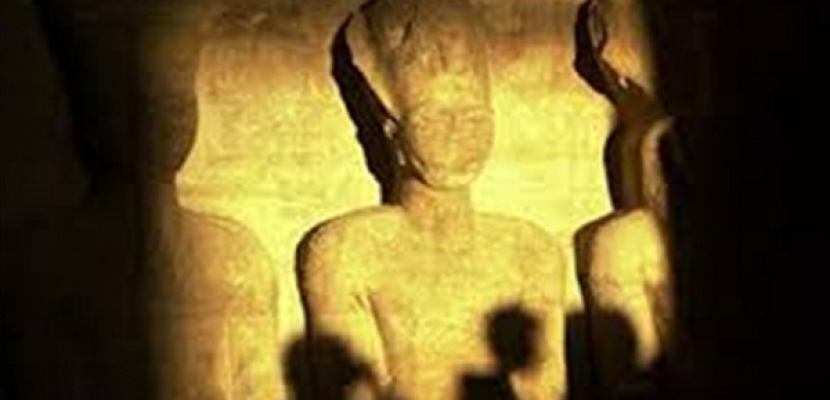 تعامد الشمس على وجه تمثال رمسيس الثاني في أبو سمبل