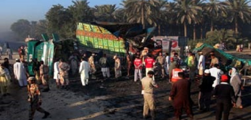 مقتل واصابة 39 بهجوم على حافلة وشاحنة ببنجلاديش