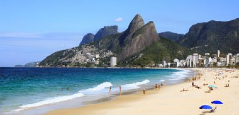 “بايا دو سانشو” بالبرازيل من أفضل شواطئ العالم