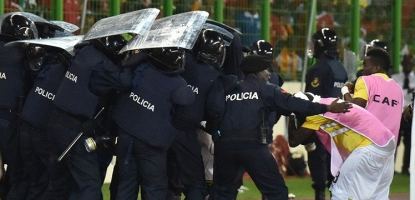 غانا تتأهل إلى نهائي كأس الأمم الإفريقية بعد أعمال شغب واسعة