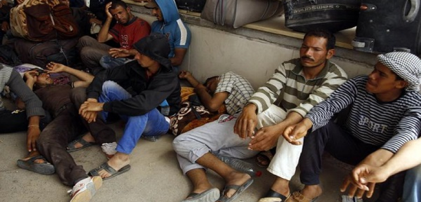 القبض على 96 مهاجرًا مصريًا تسللوا بطريقة غير شرعية إلى الأراضي الليبية