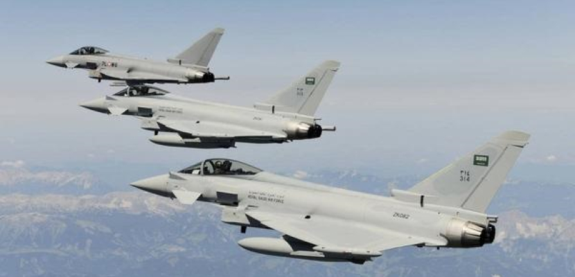 طائرات التحالف العربي تقصف معسكر “جبل النهدين” لليوم الرابع على التوالي
