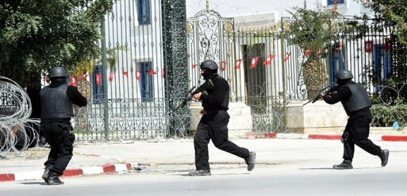 8 قتلى فى هجوم قرب البرلمان التونسى واحتجاز رهائن بمتحف باردو