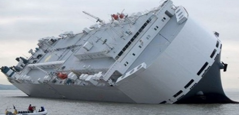 غواصون يمشطون السفينة الصينية المنكوبة وارتفاع عدد القتلى إلى 14