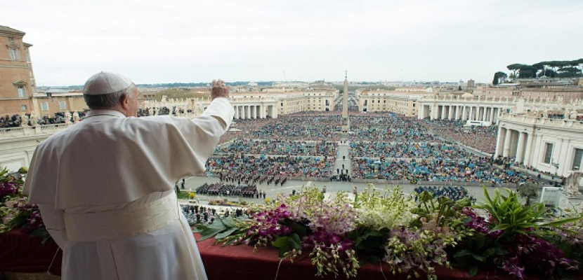 البابا يترأس قداس الفصح في ساحة القديس بطرس
