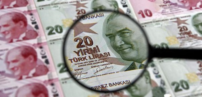 هبوط الليرة التركية لمستوى قياسي جديد