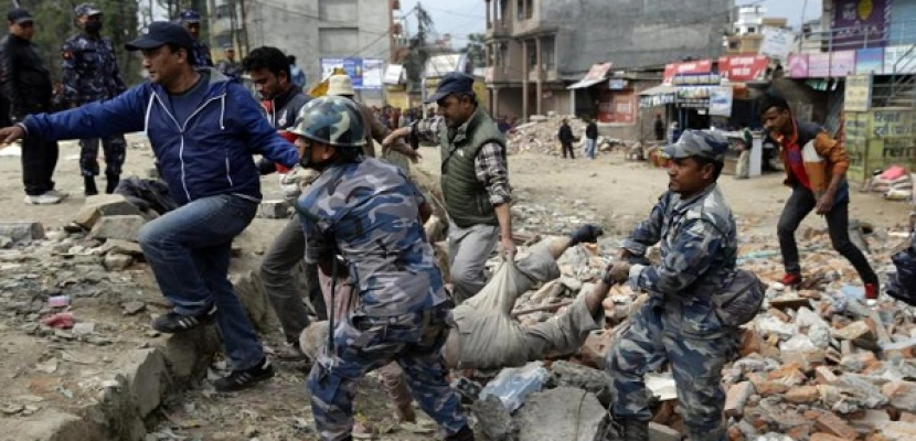 انتشال 3 ناجين بعد 8 أيام من زلزال نيبال ووصول مشاة البحرية الأمريكية