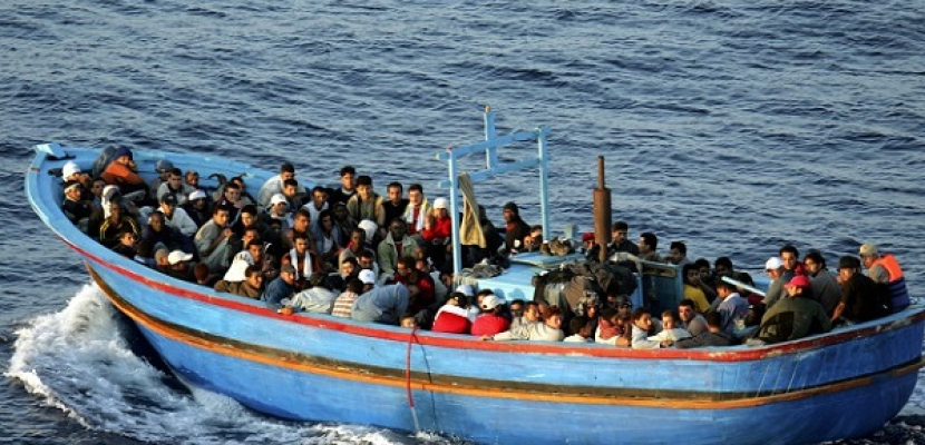 حرس السواحل الليبية تلقى القبض على 500 مهاجر غير شرعى