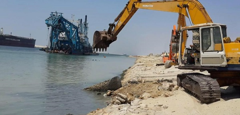 مميش: رفع 198 مليون متر رمال مشبعة بالمياه بمشروع قناة السويس الجديدة