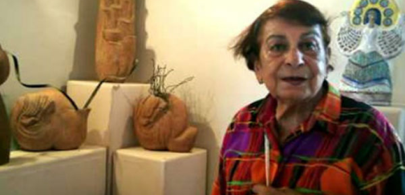 وفاة التشكيلية المصرية عايدة عبد الكريم عن 89 عاما
