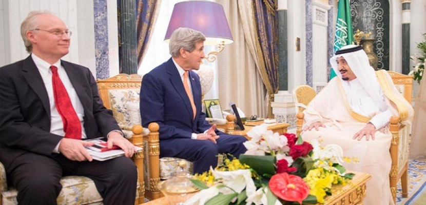 كيري يجتمع مع العاهل السعودي لبحث أزمة سوريا قبل محادثات فيينا