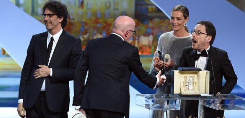 الفيلم الفرنسي “ديبان” يفوز بجائزة السعفة الذهبية بمهرجان كان