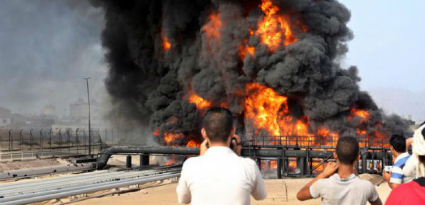 لليوم الثالث .. الحوثيون يقصفون ميناء الزيت جنوبي اليمن