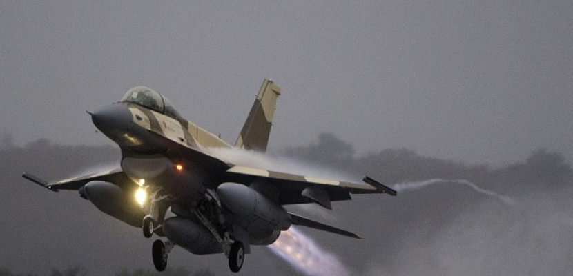 الطيران السورى يقصف تجمعات لداعش فى محيط مدينة دير الزور