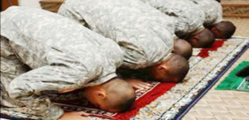 مسلمون من الجيش البريطاني يؤدون العمرة للمرة الأولى