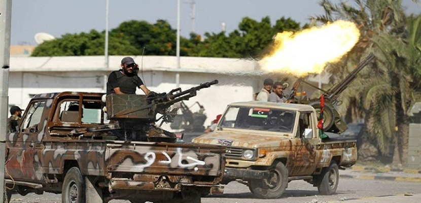 استهداف مقر وزارة المالية بمدينة بنغازي بقذيفة من قبل الجماعات الإرهابية