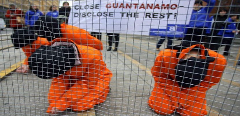 نيويورك تايمز: إغلاق معتقل جوانتنامو يربك أوباما