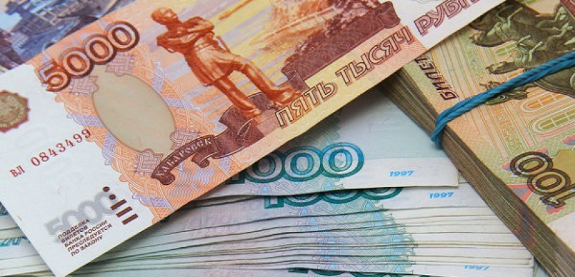 الحكومة الروسية تنوي تخصيص 100 مليار روبل لدعم استقرار الاقتصاد الروسي