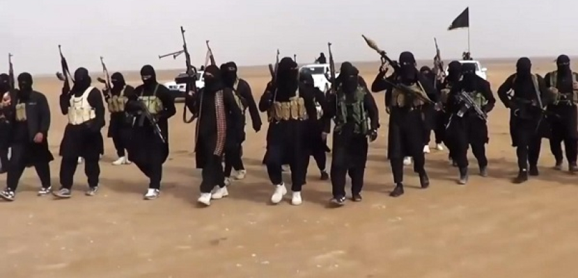 لوموند : فرنسا تدرس توجيه ضربات لداعش في سوريا