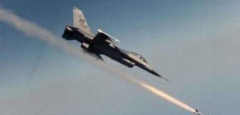 طائرات التحالف تقصف مدرسة الحرس الجمهورى شمال صنعاء