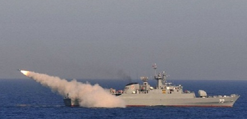 سفن التحالف العربي تقصف سواحل أبين اليمنية