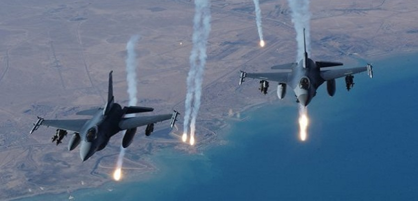 التحالف الدولي ينفذ 21 ضربة جوية ضد أهداف لـ”داعش” في سوريا والعراق