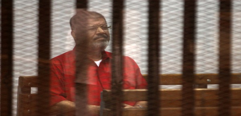 جنايات القاهرة تستكمل محاكمة مرسى وآخرين بقضية “التخابر مع قطر”