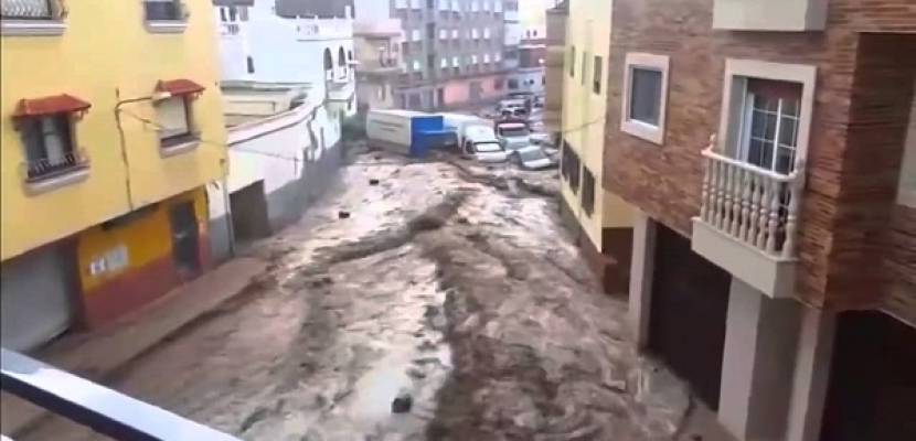 الموندو الإسبانية: كارثة مناخية تضرب إسبانيا تدمر 50 منزلا و30 متجرا و200 سيارة