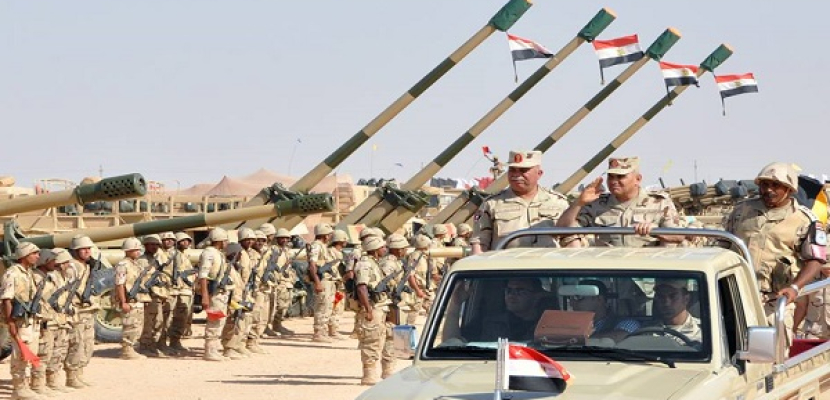 وزير الدفاع يشهد إجراءات التفتيش للقوات بالمنطقة الغربية
