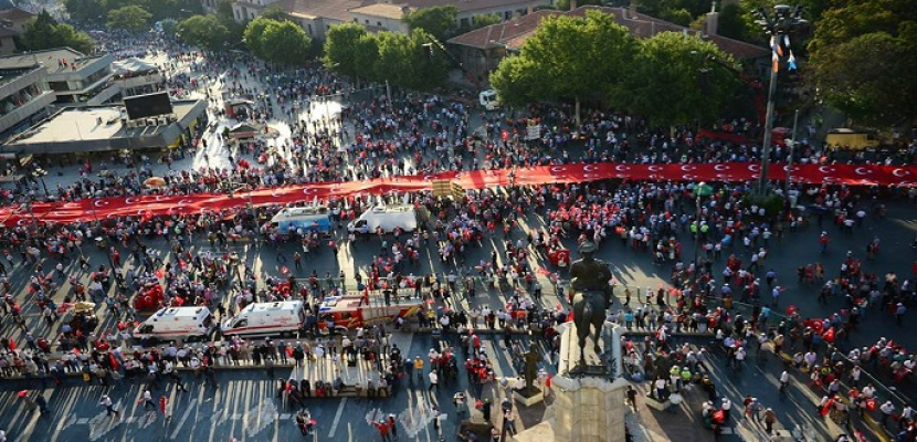 تظاهرات في 13 محافظة تركية احتجاجا على تفجيرات أنقرة