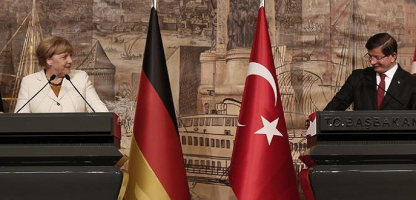 ميركل تعبر عن استعدادها لدفع محادثات انضمام تركيا للاتحاد الأوروبي