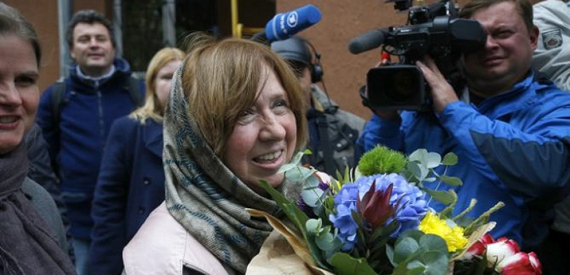 فوز سفيتلانا ألكسيفيتش من روسيا البيضاء بجائزة نوبل للآداب